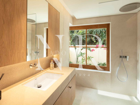 Villa next to the beach in urbanization Casablanca for sale