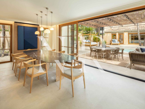 Villa next to the beach in urbanization Casablanca for sale