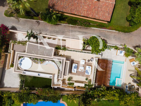 Villa next to the beach in urbanization Casablanca for sale