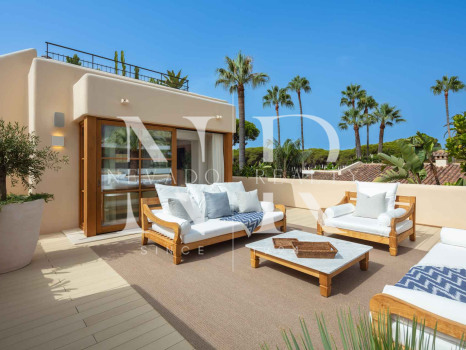 Villa next to the beach in urbanization Casablanca for sale