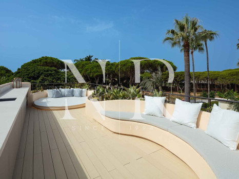 Villa next to the beach in urbanization Casablanca for sale