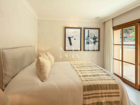 Villa next to the beach in urbanization Casablanca for sale
