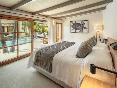 Villa next to the beach in urbanization Casablanca for sale