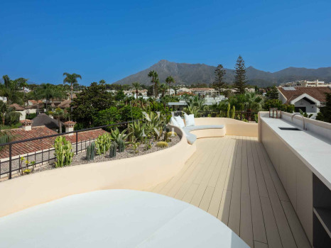 Villa next to the beach in urbanization Casablanca for sale