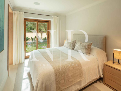 Villa next to the beach in urbanization Casablanca for sale