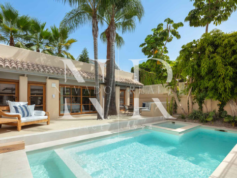 Villa next to the beach in urbanization Casablanca for sale