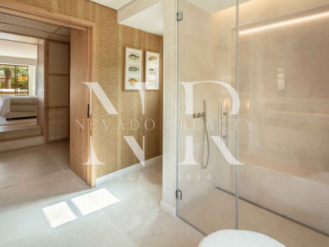 Villa next to the beach in urbanization Casablanca for sale