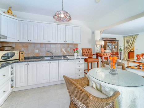 Villa on Marbella's Golden Mile for sale