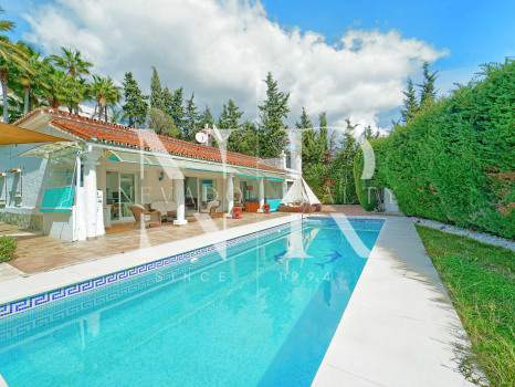 Villa on Marbella's Golden Mile for sale