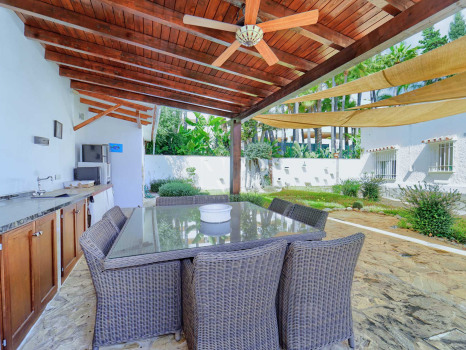 Villa on Marbella's Golden Mile for sale
