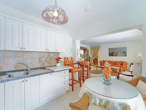 Villa on Marbella's Golden Mile for sale