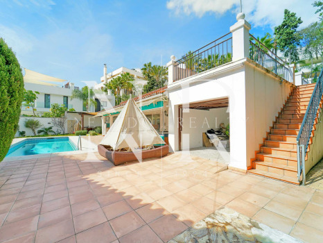 Villa on Marbella's Golden Mile for sale