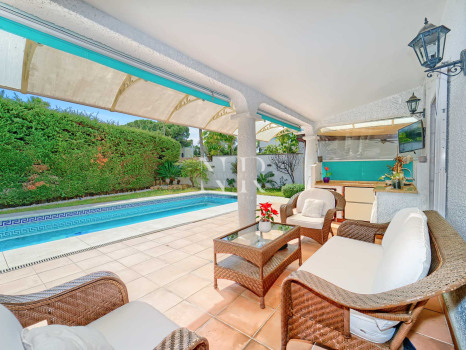 Villa on Marbella's Golden Mile for sale
