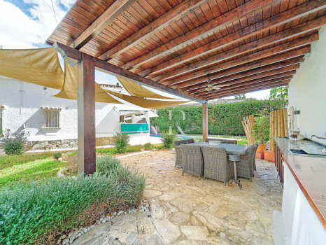 Villa on Marbella's Golden Mile for sale