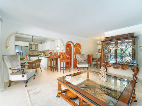 Villa on Marbella's Golden Mile for sale