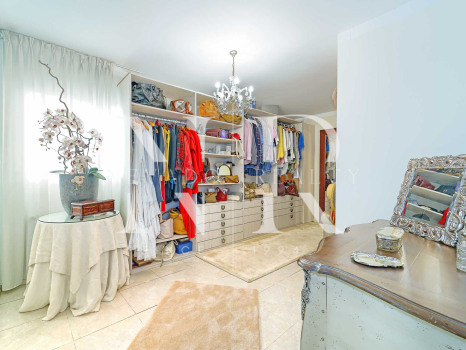 Villa on Marbella's Golden Mile for sale