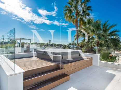 Villa dans l'urbanisation Casablanca, sur le Golden Mile à côté de la plage à vendre