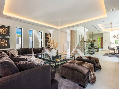Villa dans l'urbanisation Casablanca, sur le Golden Mile à côté de la plage à vendre