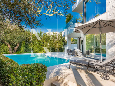 Villa dans l'urbanisation Casablanca, sur le Golden Mile à côté de la plage à vendre