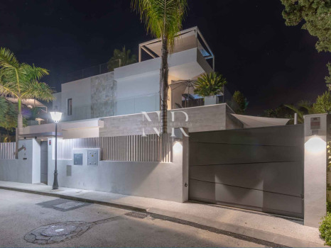 Villa dans l'urbanisation Casablanca, sur le Golden Mile à côté de la plage à vendre