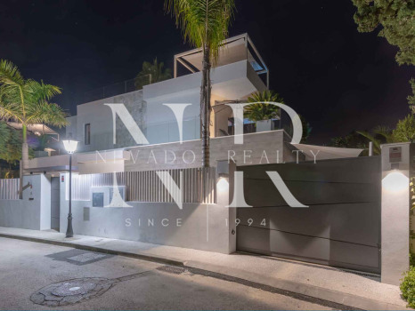 Villa dans l'urbanisation Casablanca, sur le Golden Mile à côté de la plage à vendre