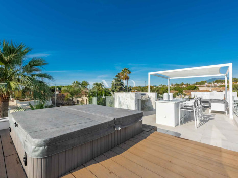 Villa dans l'urbanisation Casablanca, sur le Golden Mile à côté de la plage à vendre