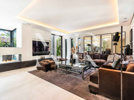 Villa dans l'urbanisation Casablanca, sur le Golden Mile à côté de la plage à vendre