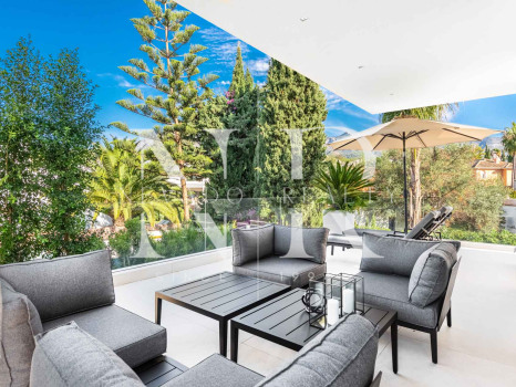 Villa dans l'urbanisation Casablanca, sur le Golden Mile à côté de la plage à vendre
