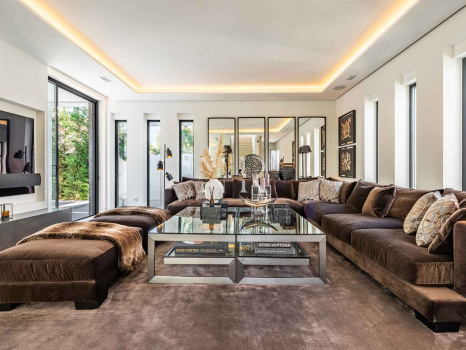 Villa dans l'urbanisation Casablanca, sur le Golden Mile à côté de la plage à vendre