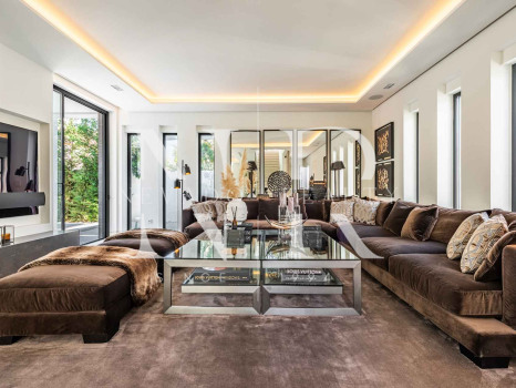 Villa dans l'urbanisation Casablanca, sur le Golden Mile à côté de la plage à vendre