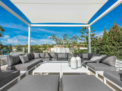Villa dans l'urbanisation Casablanca, sur le Golden Mile à côté de la plage à vendre