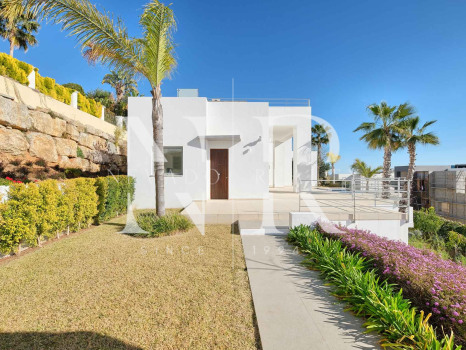 Villa à Benahavís à côté du terrain de golf à vendre