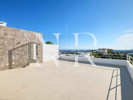 Villa à Benahavís à côté du terrain de golf à vendre