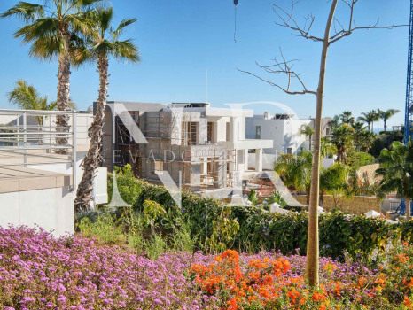 Villa à Benahavís à côté du terrain de golf à vendre