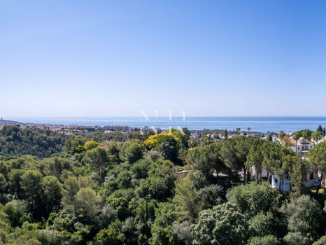 Newly built villa in Urbanisation Cascada de Camoján with panoramic sea views for sale
