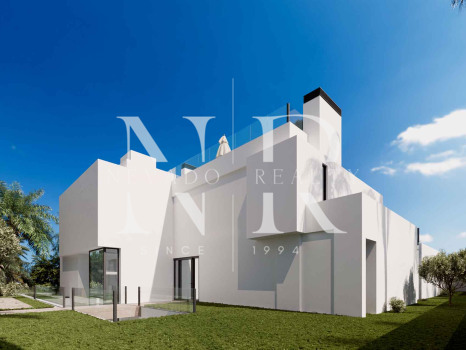 Villa nouvellement construite à Cascada de Camoján à vendre