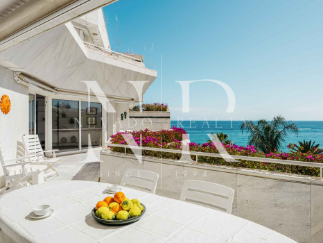 Apartamento en edificio Mare Nostrum con vistas al mar en venta