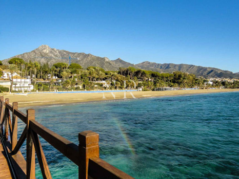 Appartement dans l'immeuble Mare Nostrum avec vue sur la mer à vendre