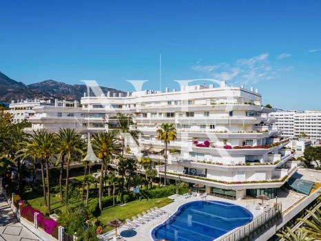 Apartamento en edificio Mare Nostrum con vistas al mar en venta
