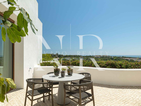 Villa in Finca Cortesin with panoramic sea views in Casares for sale