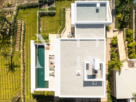 Villa in Finca Cortesin with panoramic sea views in Casares for sale