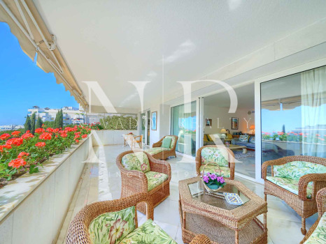 Appartement à Don Gonzalo avec vue sur la mer