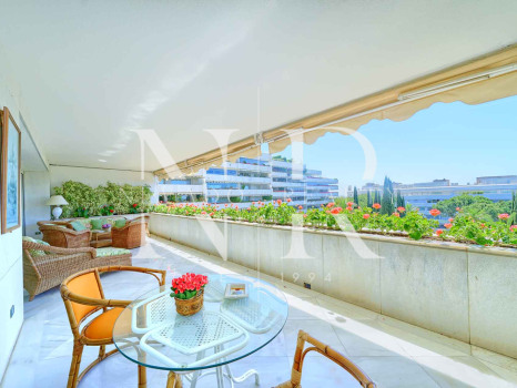 Appartement à Don Gonzalo avec vue sur la mer