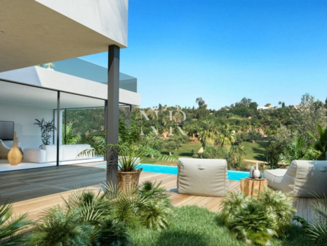 Villa en Estepona en primera línea de golf a la venta