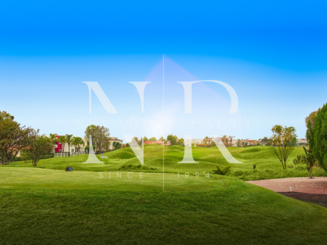 Villa en Estepona en primera línea de golf a la venta