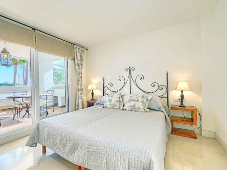 Flat in Las Cañas Beach, front line beach on the Golden Mile for sale