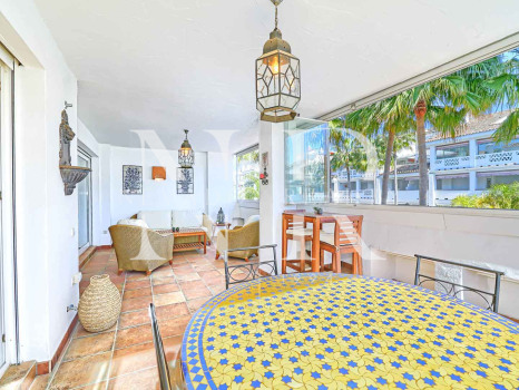 Apartamento en Las Cañas Beach, en primera línea de playa de la Milla de Oro en venta