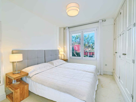 Flat in Las Cañas Beach, front line beach on the Golden Mile for sale