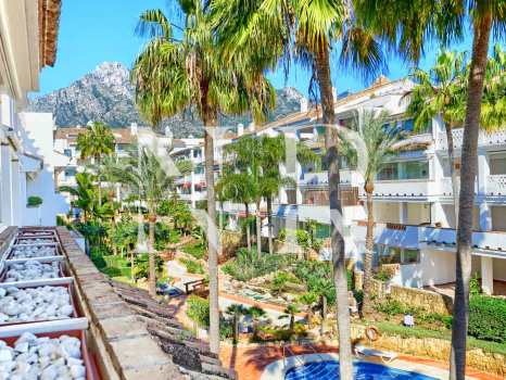 Apartamento en Las Cañas Beach, en primera línea de playa de la Milla de Oro en venta