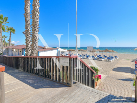 Apartamento en Las Cañas Beach, en primera línea de playa de la Milla de Oro en venta